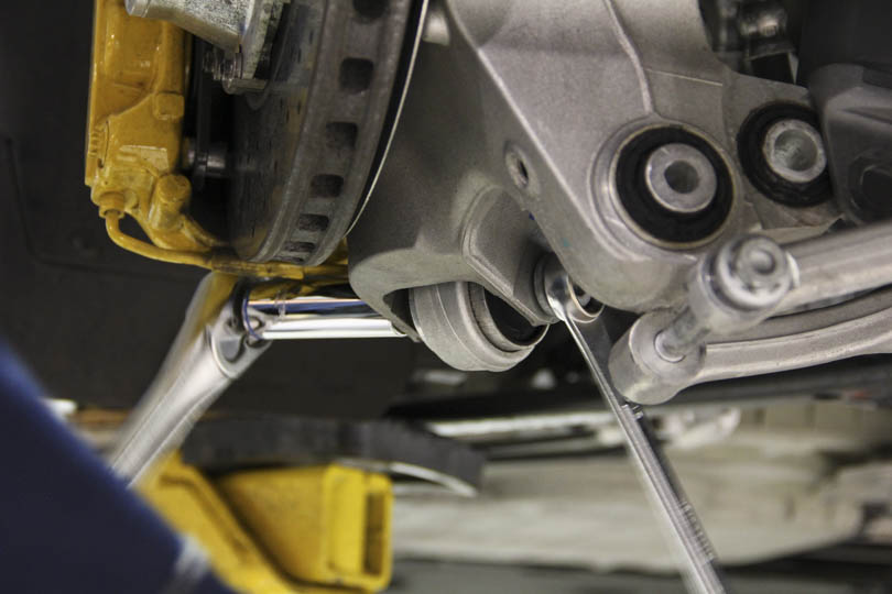 991-carrera-disconnect-rear-lower-s-shaped-control-arm